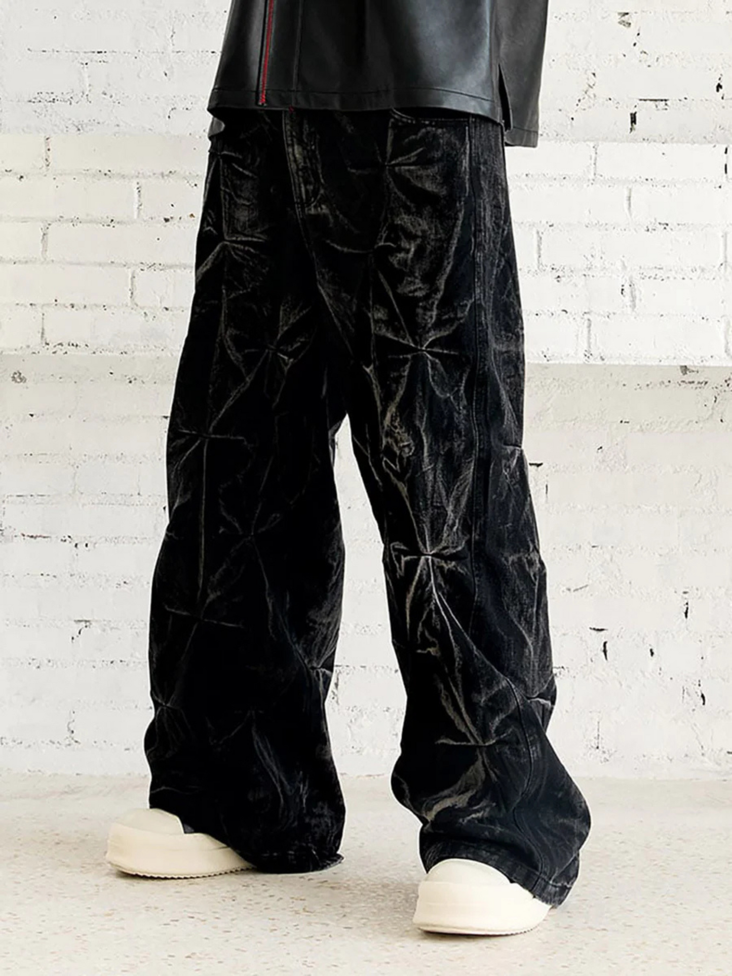 Amalfi® Vintage Pleated Wash Jeans