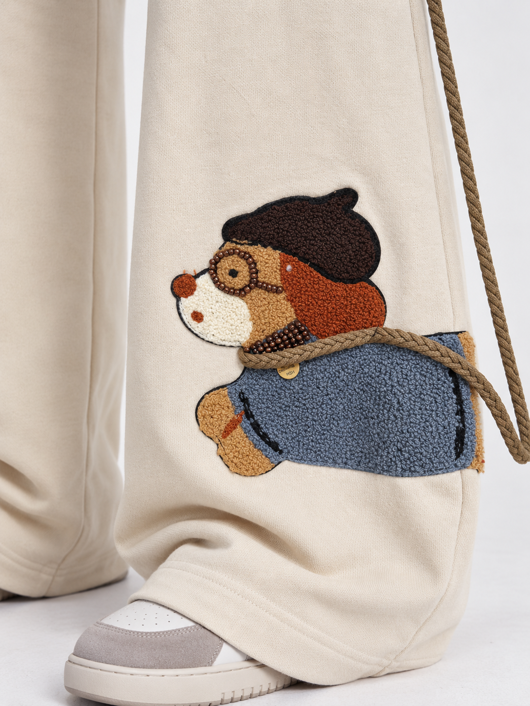 Amalfi® Embroidered Leashed Pup Wide-Leg Pants