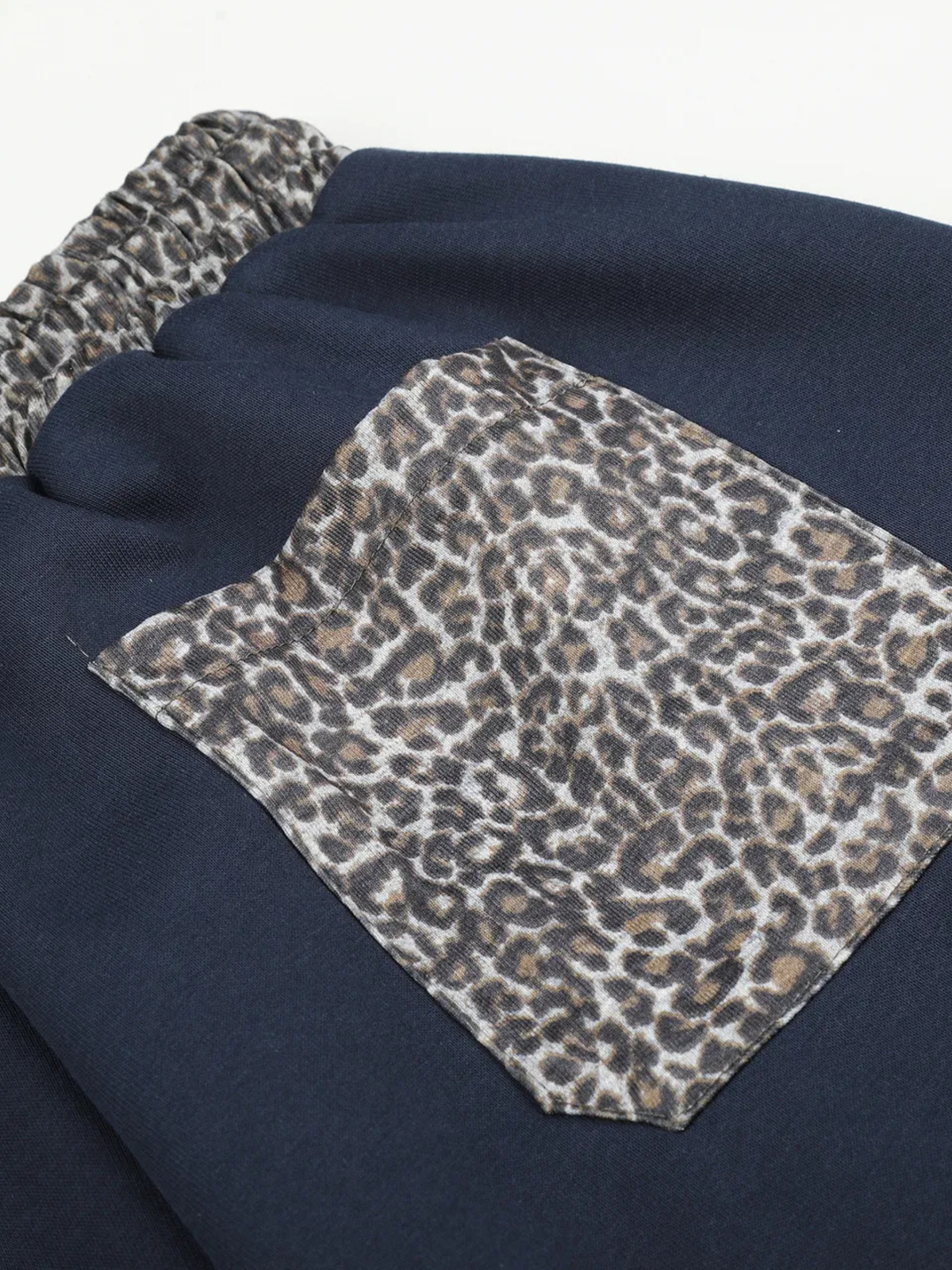 Amalfi® Leopard Star Barrel Sweatpants